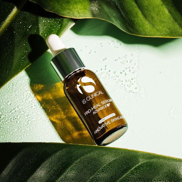 Загоююча та заспокійлива сироватка для обличчя IS Clinical Pro-Heal Serum Advance